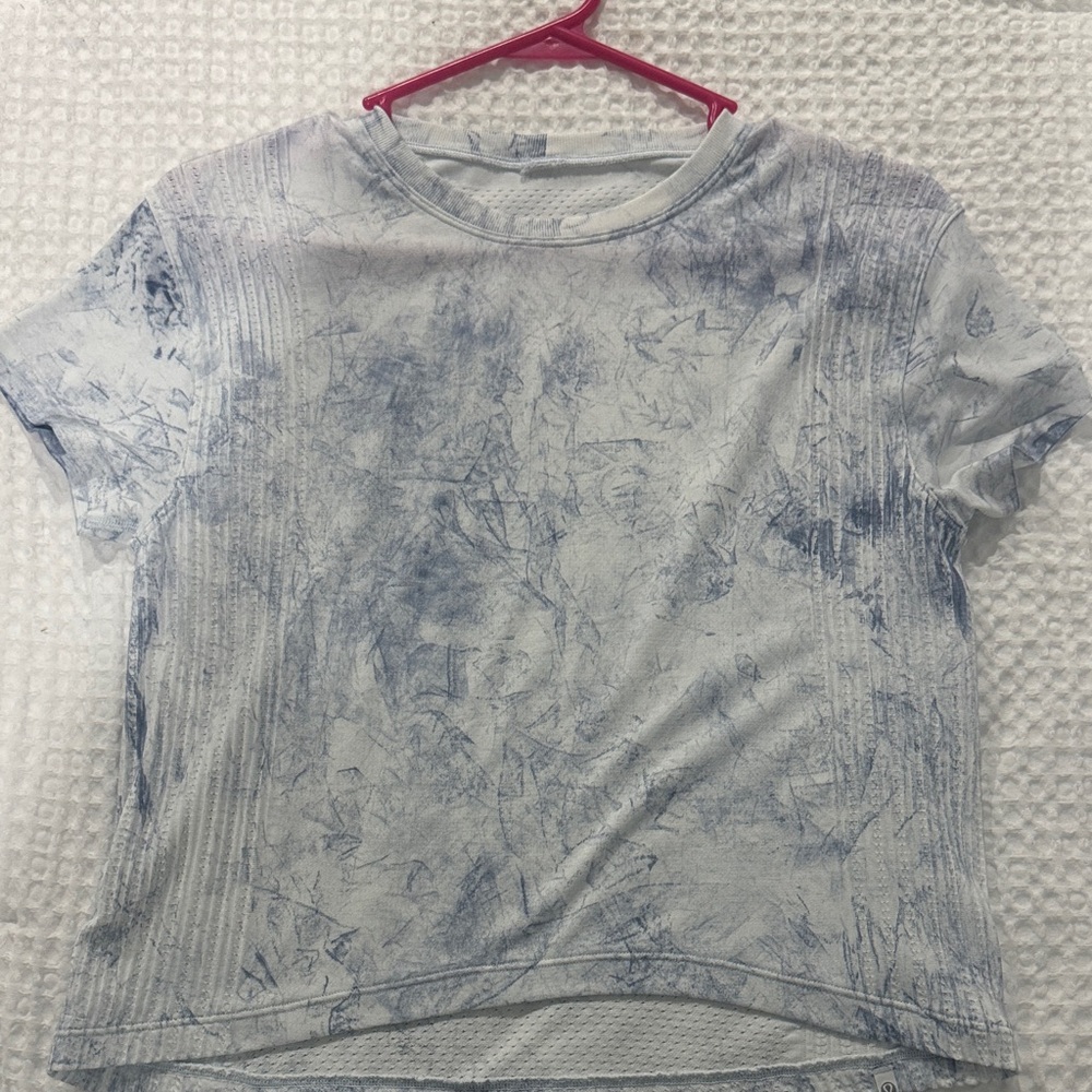 lululemon athletica Blue Patterned Short Sleeve Tee
